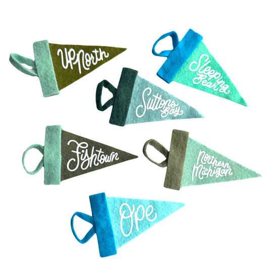 Up North Mini Penannt Ornament